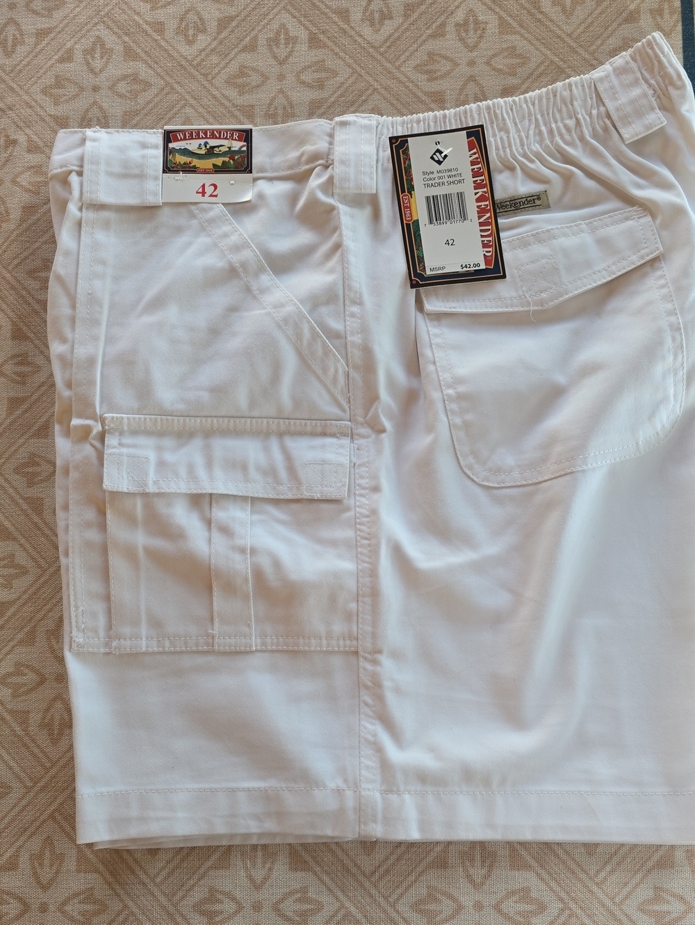 Weekenders White Men’s Cargo Shorts with Utility Pockets